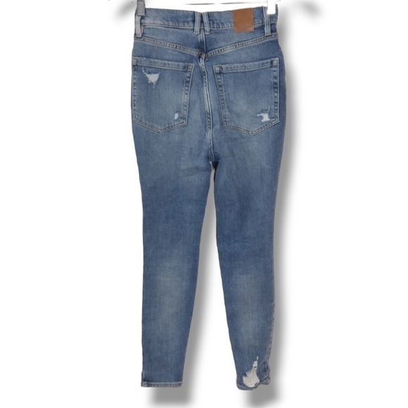 NWOT Free People High Rise Distresed Skinny Jeans in Medium Wash - Picture 3 of 6